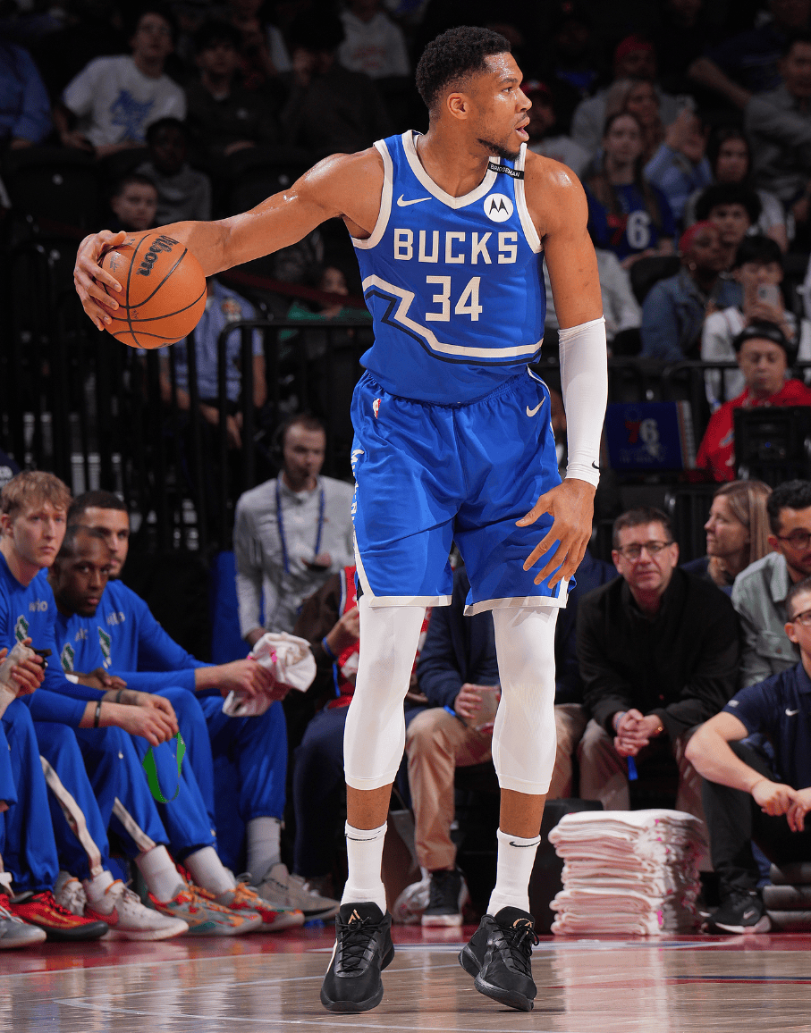 法比奥一家观看《疯狂动物城2》：爆米花加电影时间永不缺席（法比奥一家相约《疯狂动物城2》：爆米花相伴，家庭观影时光从未缺席）