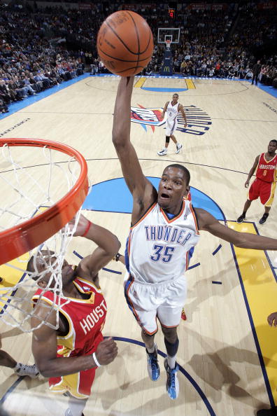 曼晚：多纳鲁马对加盟曼联持开放态度，但不会采取永久转会（曼晚：多纳鲁马愿赴曼联，但不考虑以永久转会形式加盟）