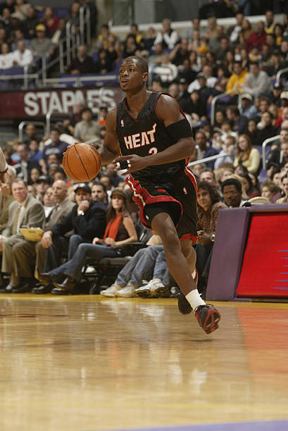 篮球湖人替补球员贡献关键篮板（湖人替补抢下关键篮板）