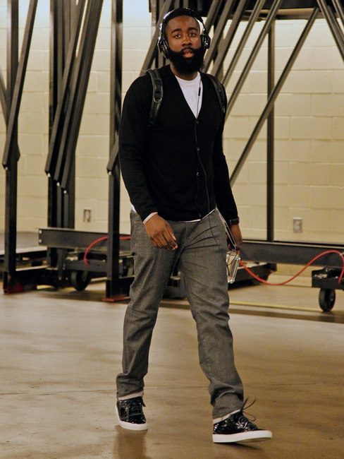 篮球火箭全队手感低迷，全场仅得85分（火箭手感不佳，全场只得85分）