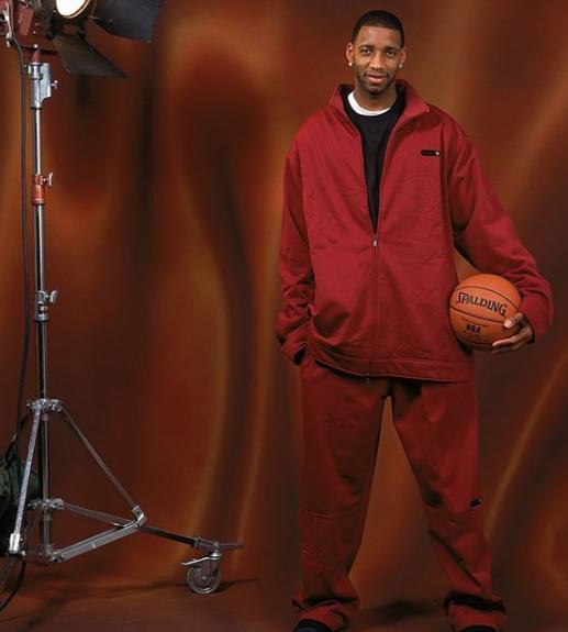 防守能力惊艳！火箭侧翼新援虽无三分命中依然稳健贡献（防守端亮眼！火箭侧翼新援三分失准仍稳健发挥）