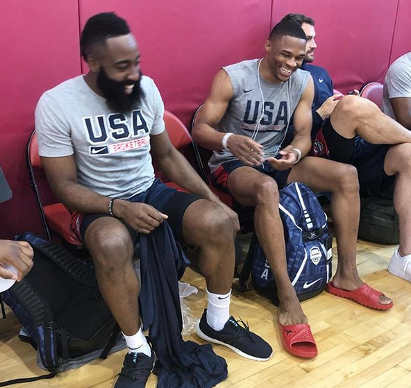 斯基拉：米兰计划激活莫德里奇续约条款，将合同延长至2027年（斯基拉：米兰拟触发莫德里奇续约条款，合同延至2027年）