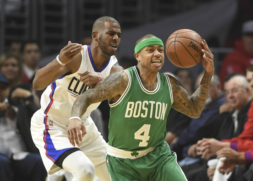 库尼亚：姆伯莫是个了不起的球员，能和他并肩作战很棒（库尼亚盛赞姆伯莫：他实力非凡，能与其并肩作战是种享受）