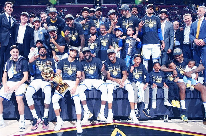 官方：帕拉迪诺成为亚特兰大新主帅，签约至2027年6月（亚特兰大官宣帕拉迪诺执掌球队，合同期至2027年6月）