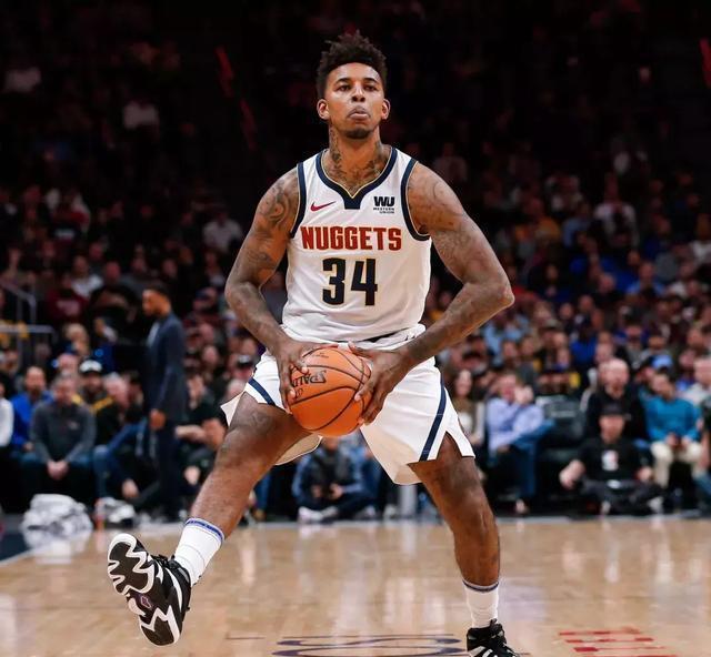 浙江vs海牛：双方均4外援首发，王钰栋出战，汪士钦替补（浙江对阵海牛：两队皆四外援先发，王钰栋出战，汪士钦替补）